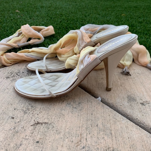 CHANEL Wrap-Up Heel - Picture 2 of 4